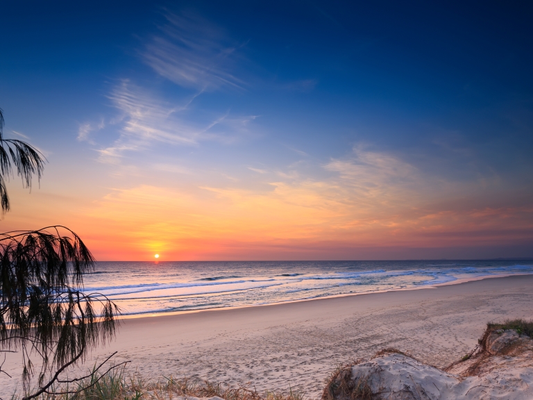 Thumbnail: Main Beach sunset over waves